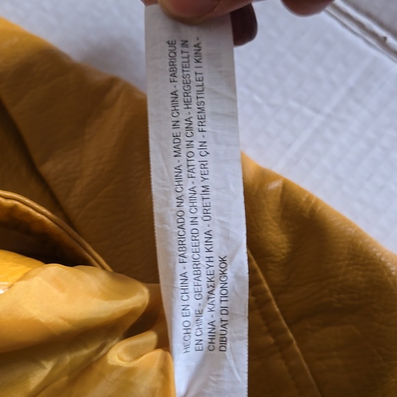 Zara Basic Outerware Women's Yellow Mustard Faux Leather Motorcyc Jacket Size XS - Picture 11 of 15